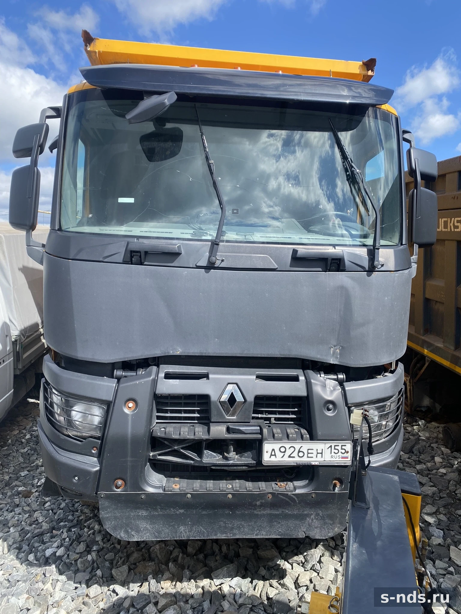 RENAULT