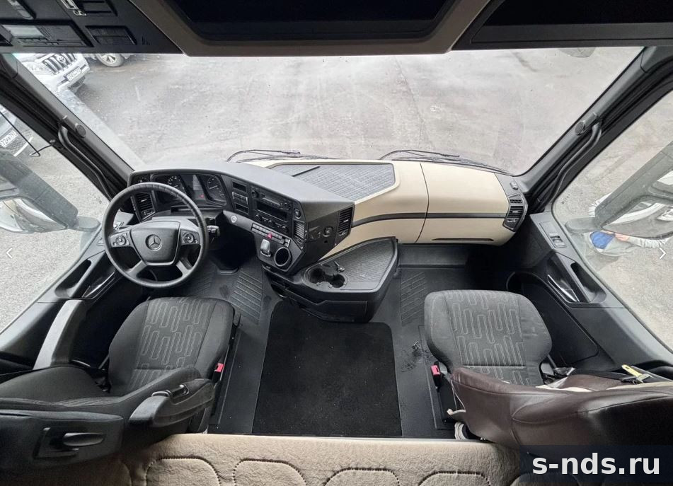 Седельный тягач Mercedes-Benz Actros