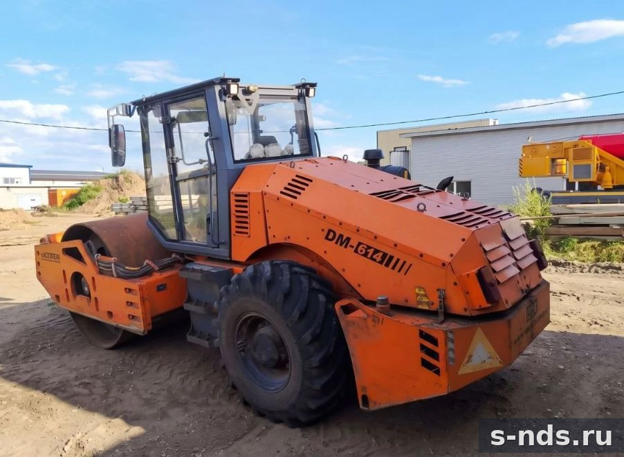 Дорожный каток Завод Дорожных Машин DM-614