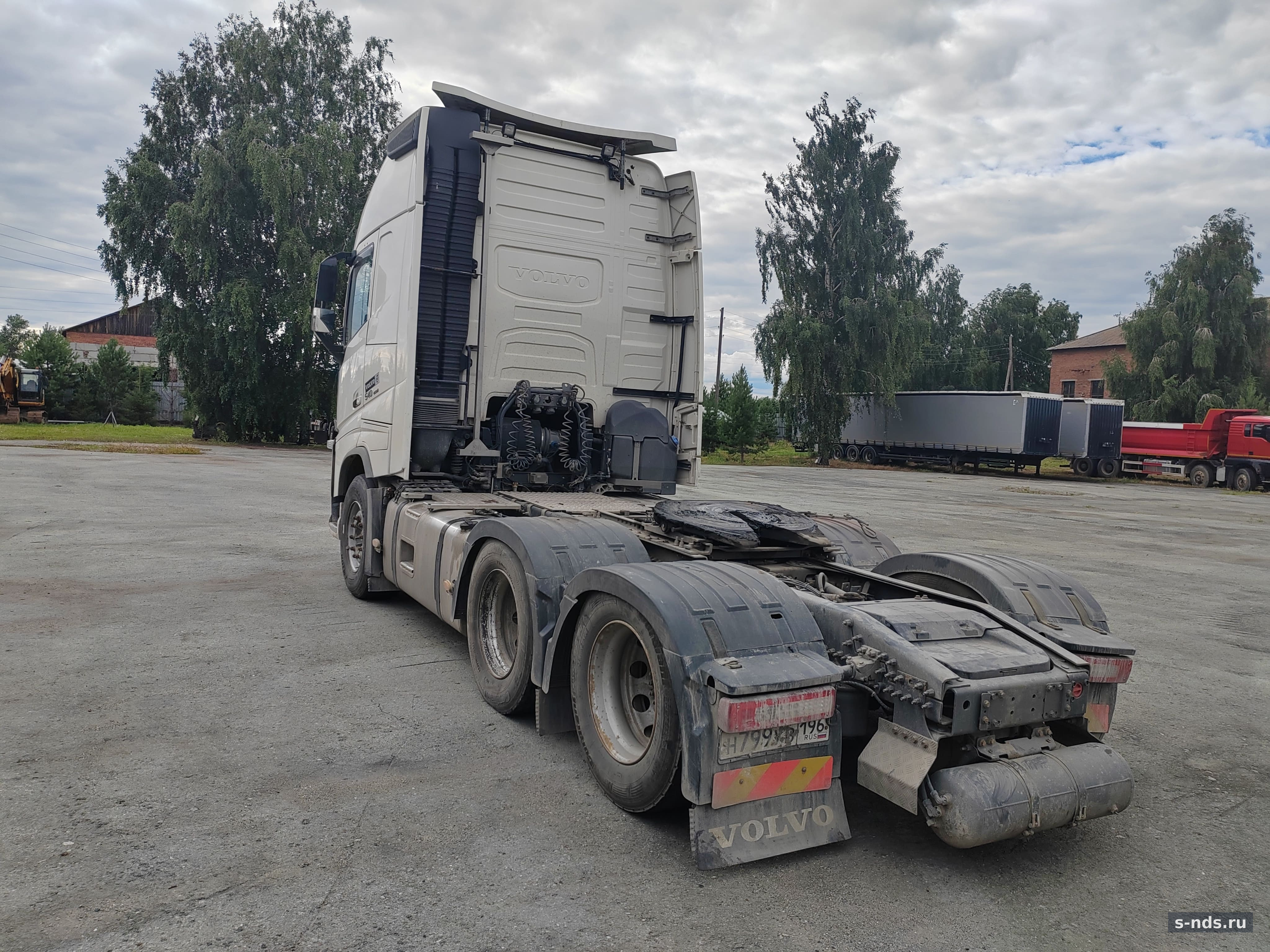 Тягач Volvo FH-TRUCK 6x2