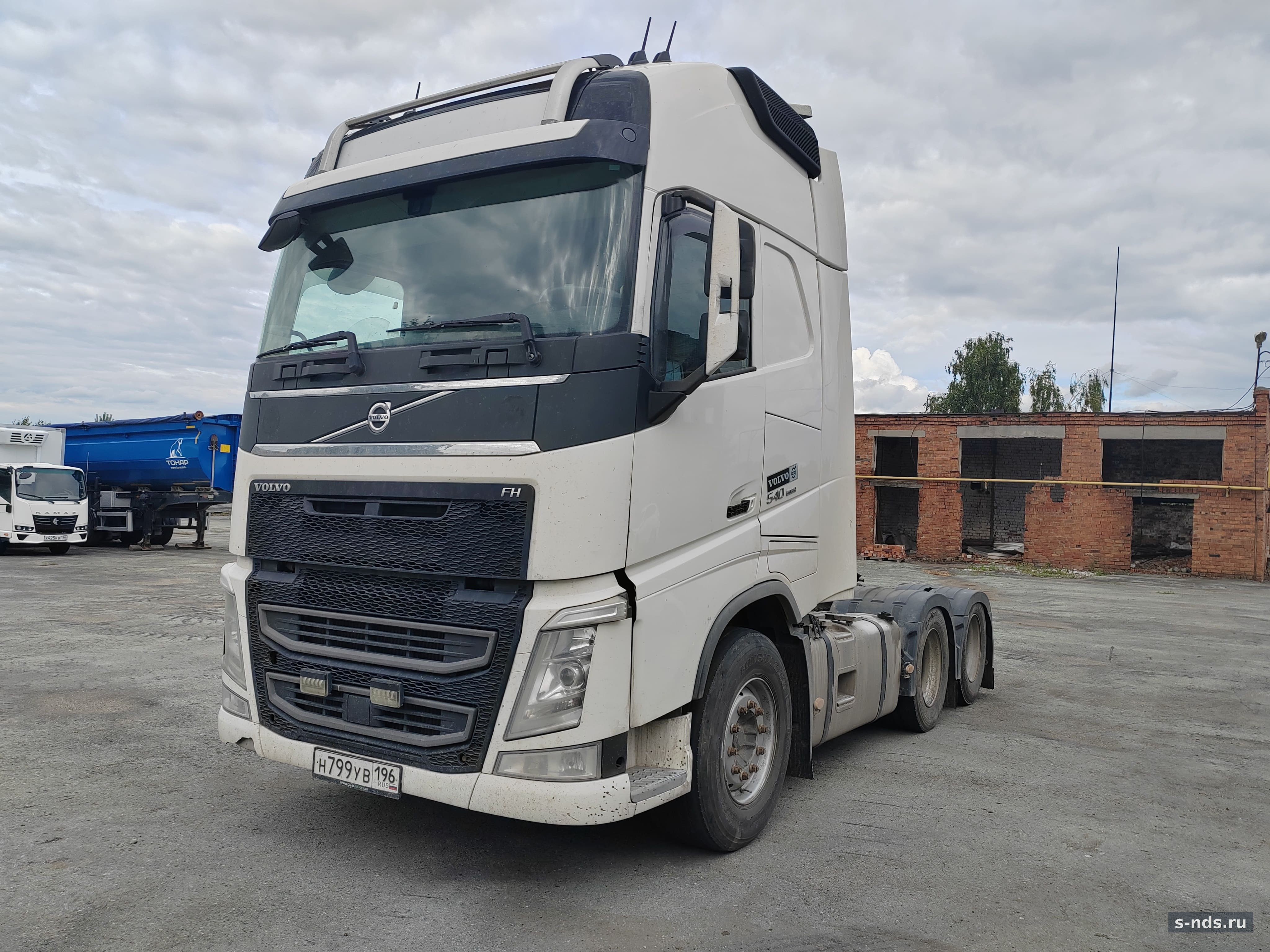 Тягач Volvo FH-TRUCK 6x2