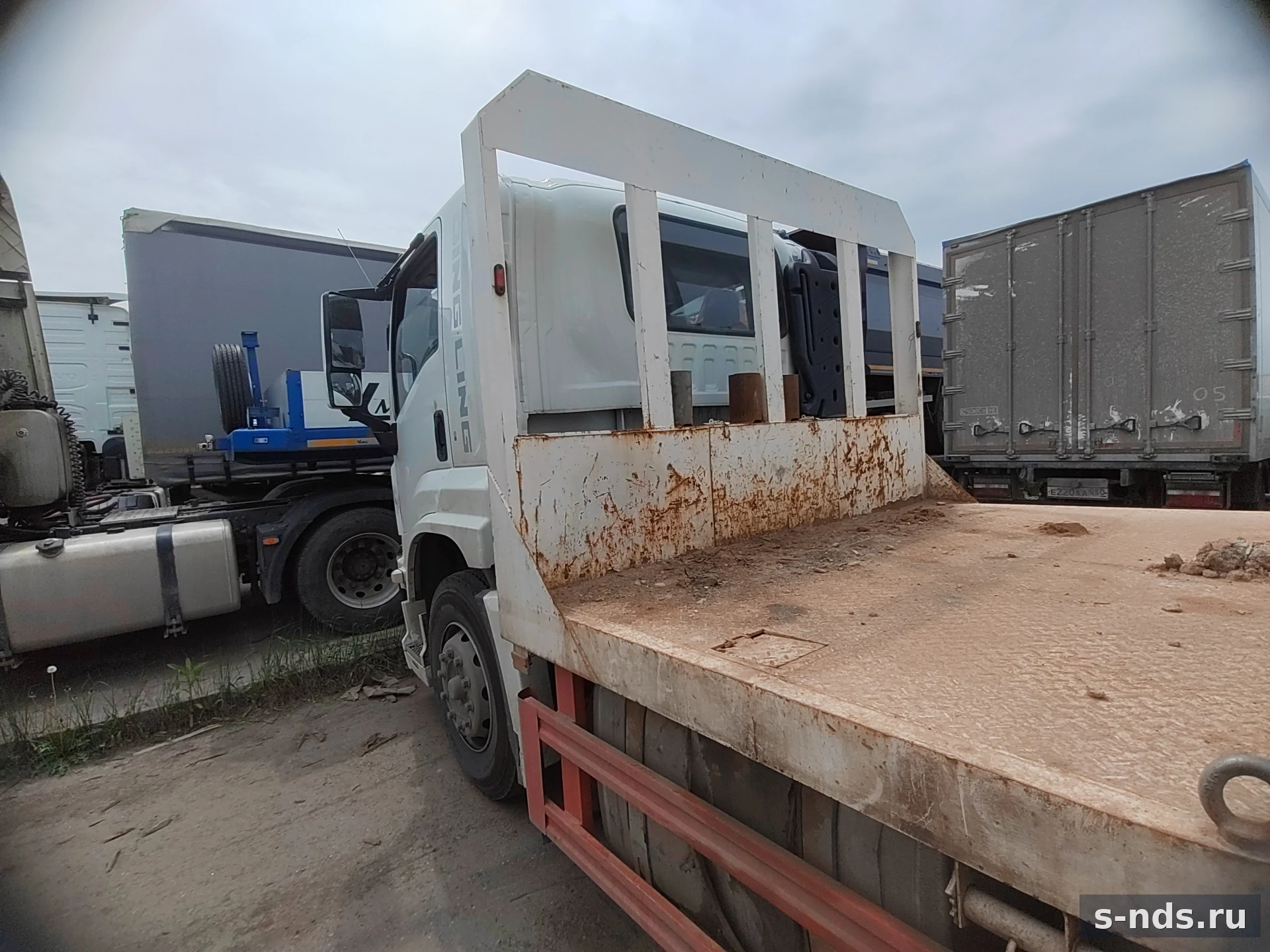 ISUZU