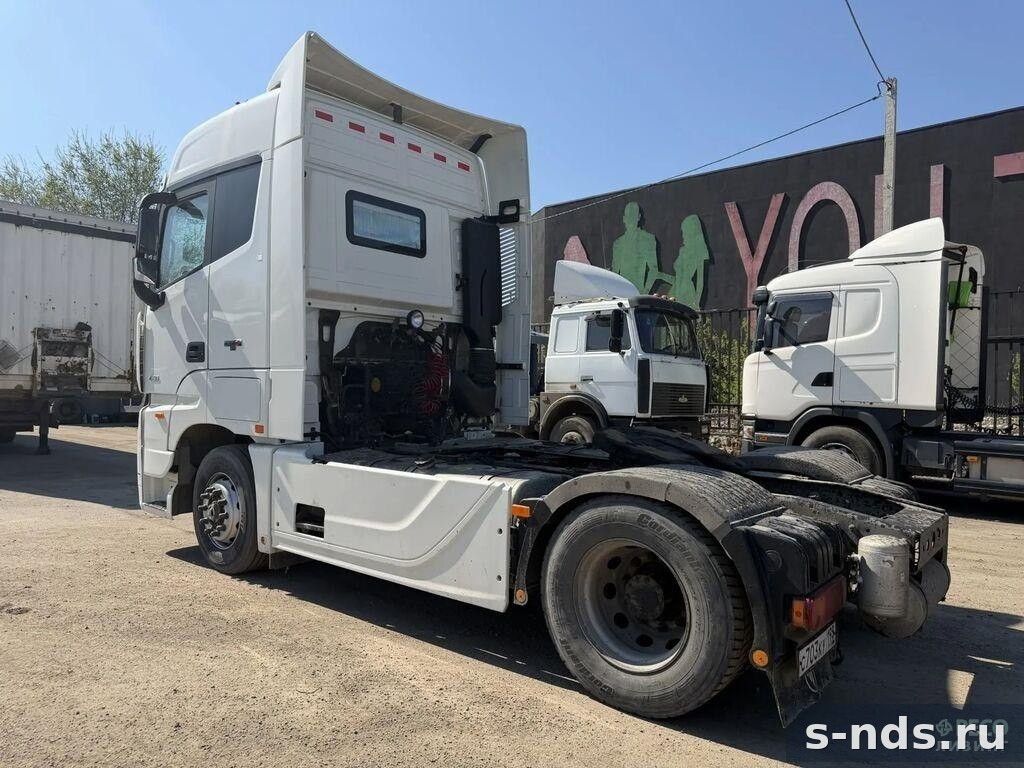 Тягач 4х2 FOTON AUMAN 2023г.