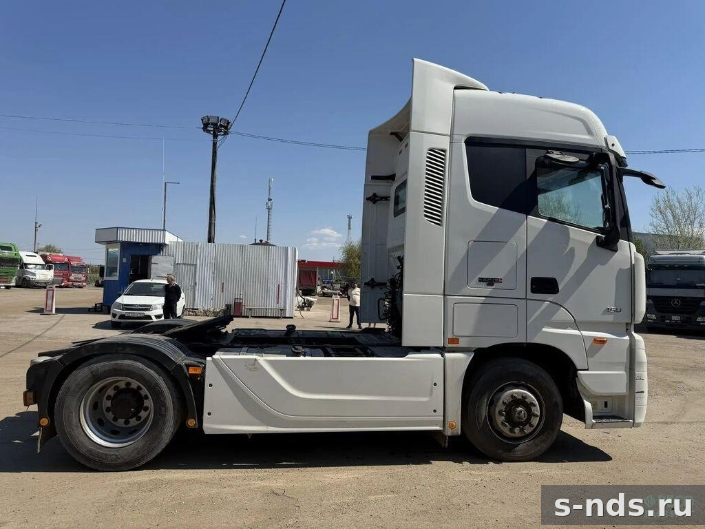 Тягач 4х2 FOTON AUMAN 2023г.