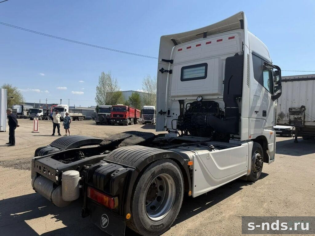Тягач 4х2 FOTON AUMAN 2023г.