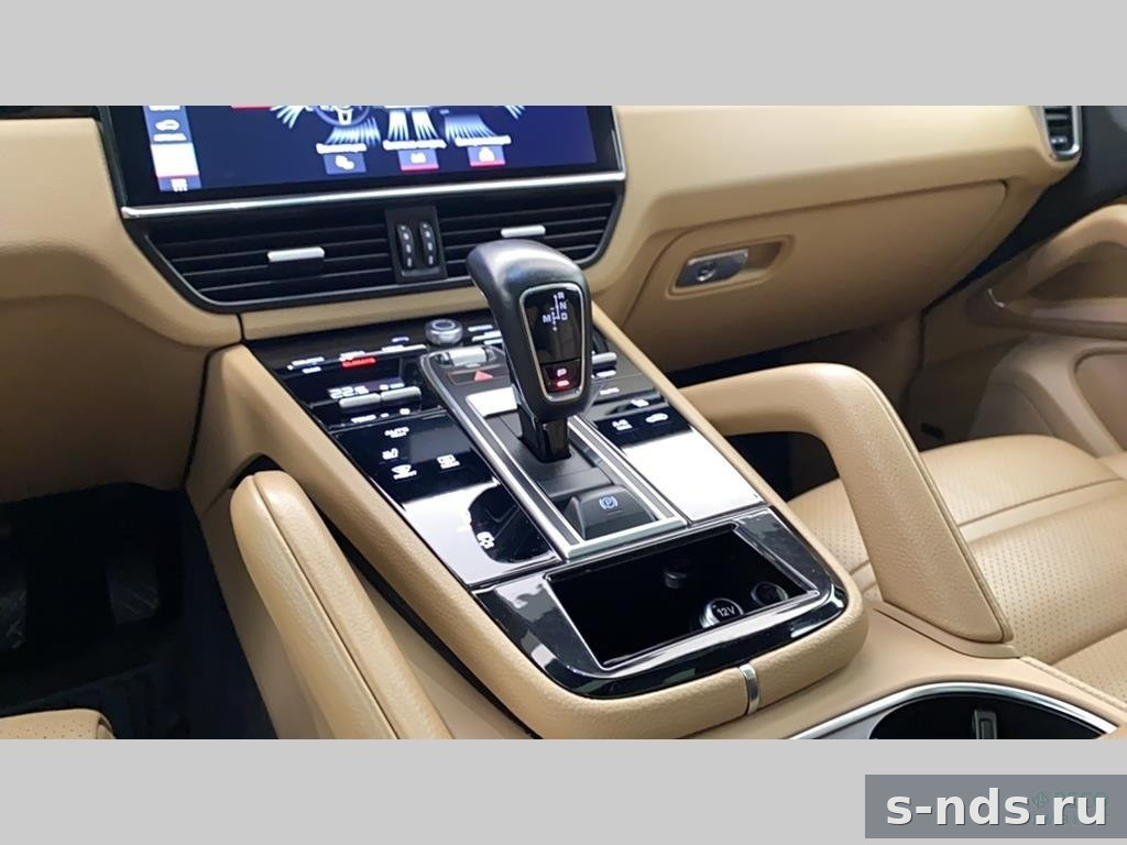 PORSCHE CAYENNE 2020г.