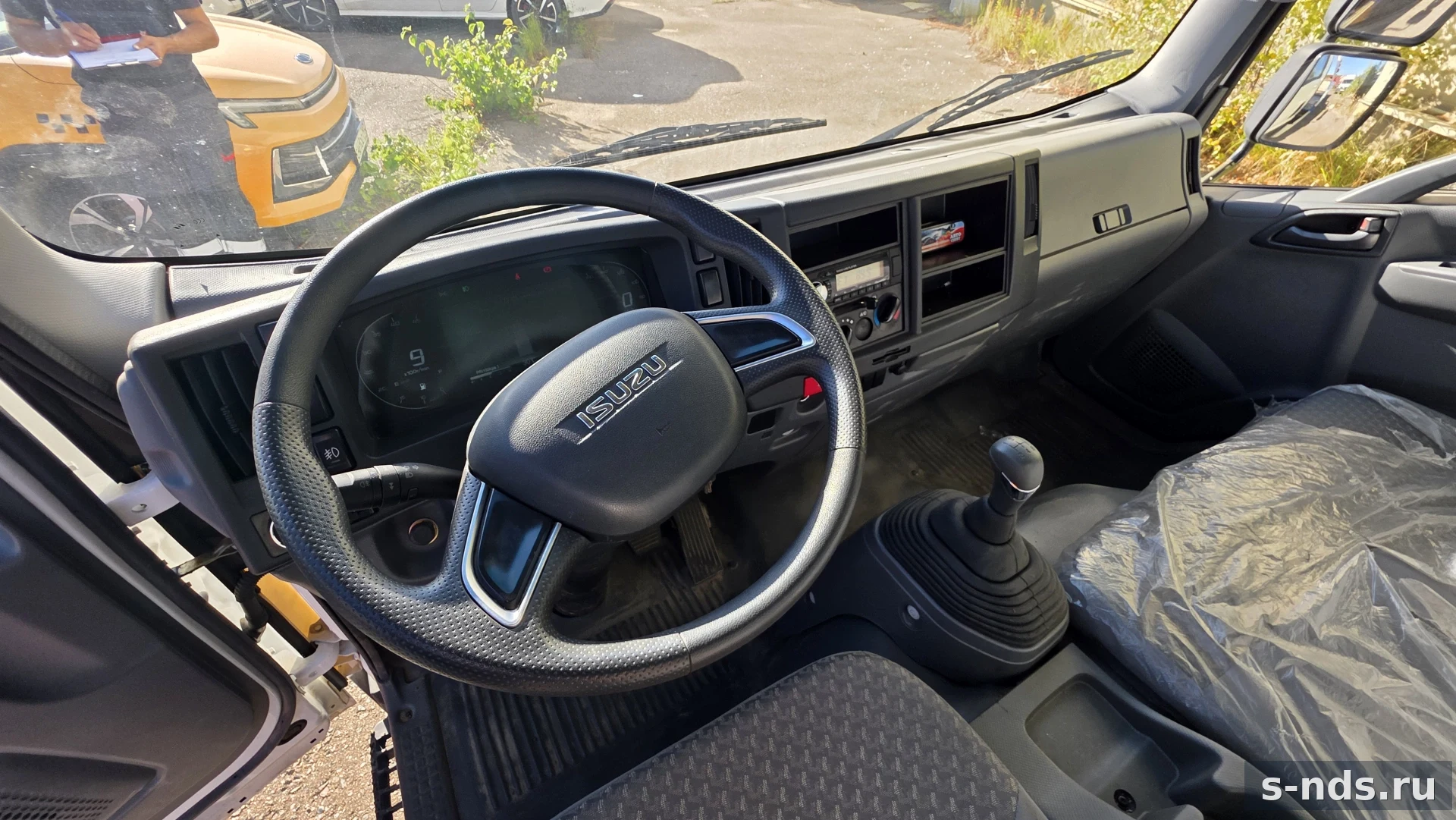 ISUZU