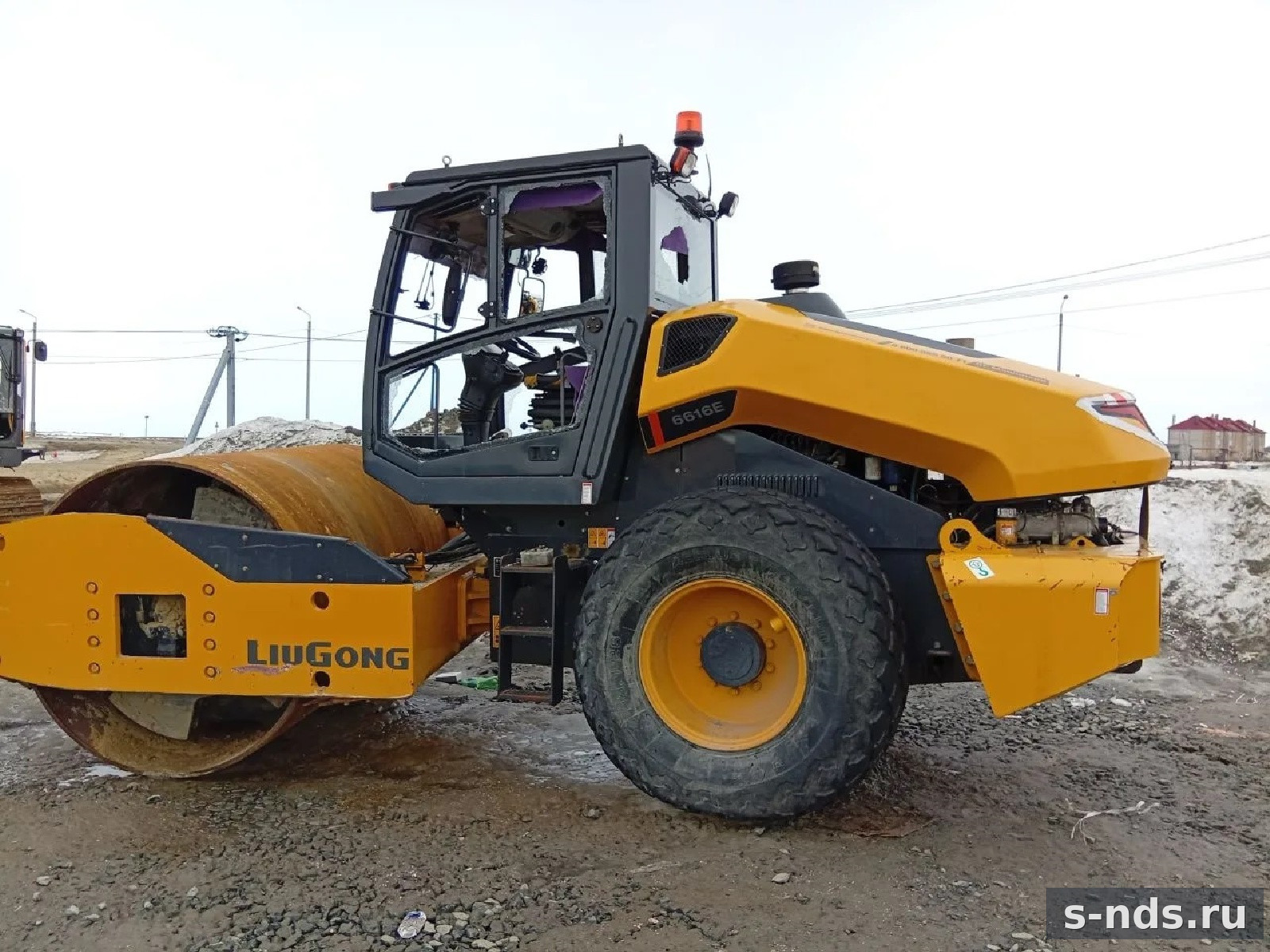 Грунтовый каток LIUGONG CLG 6616E