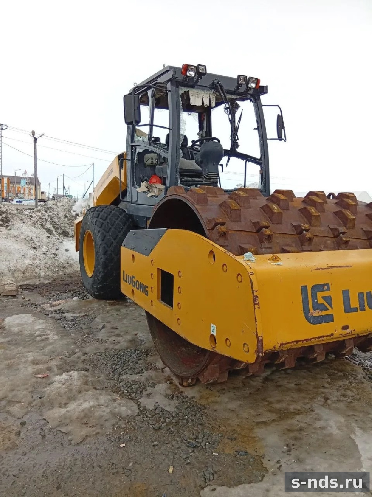 Грунтовый каток LIUGONG CLG 6616E