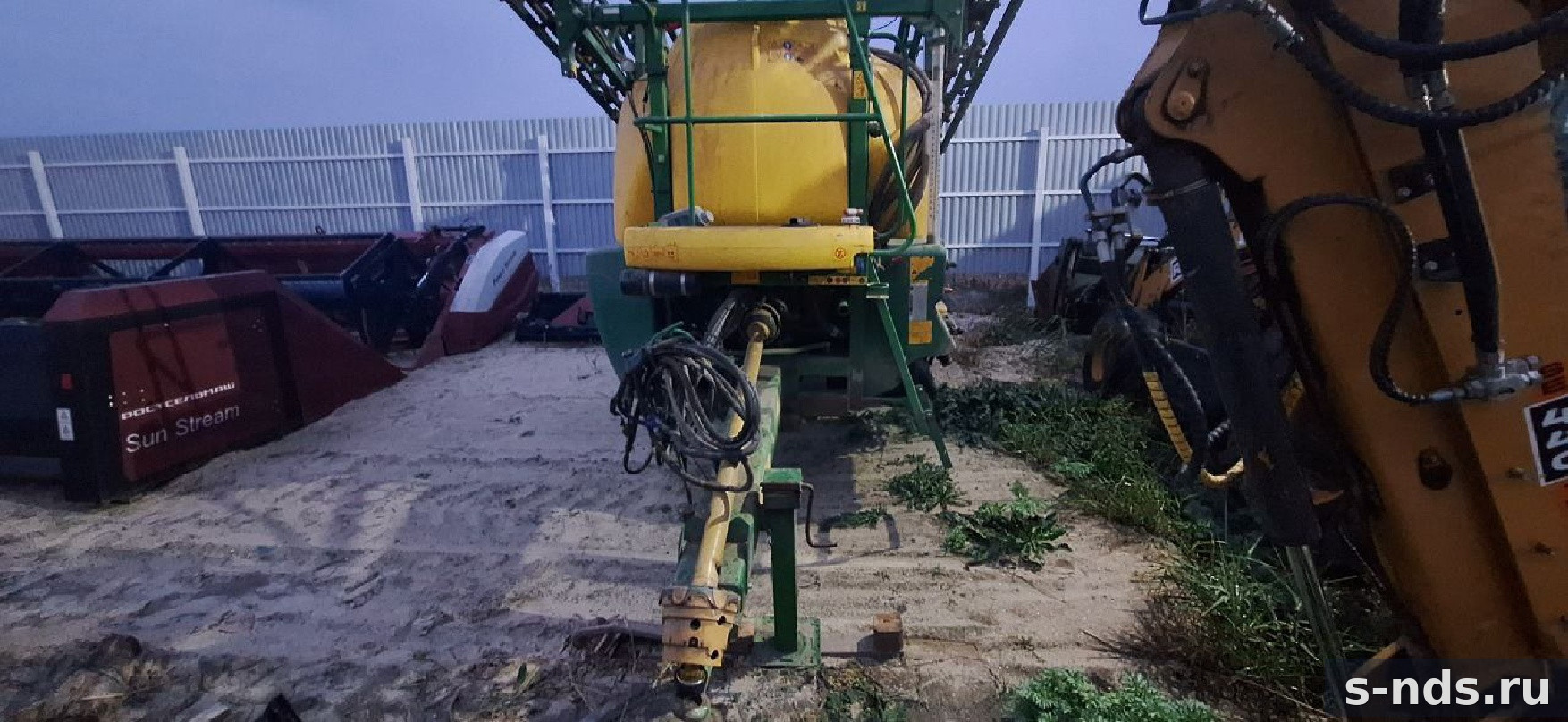 Прицепной опрыскиватель JOHN DEERE M740 2017г.