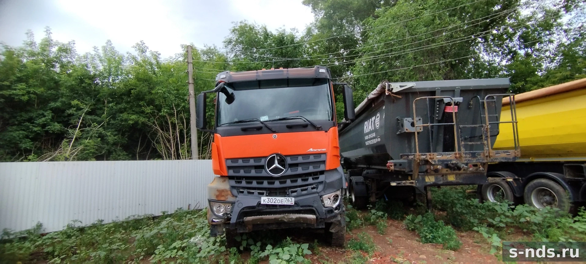 MERCEDES-BENZ