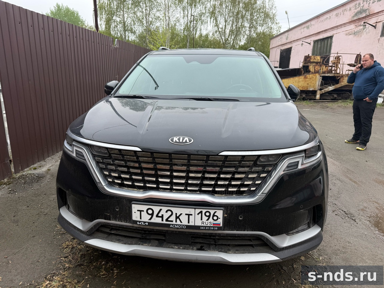 KIA Carnival Premium+ 2.2 CRDI 8AT