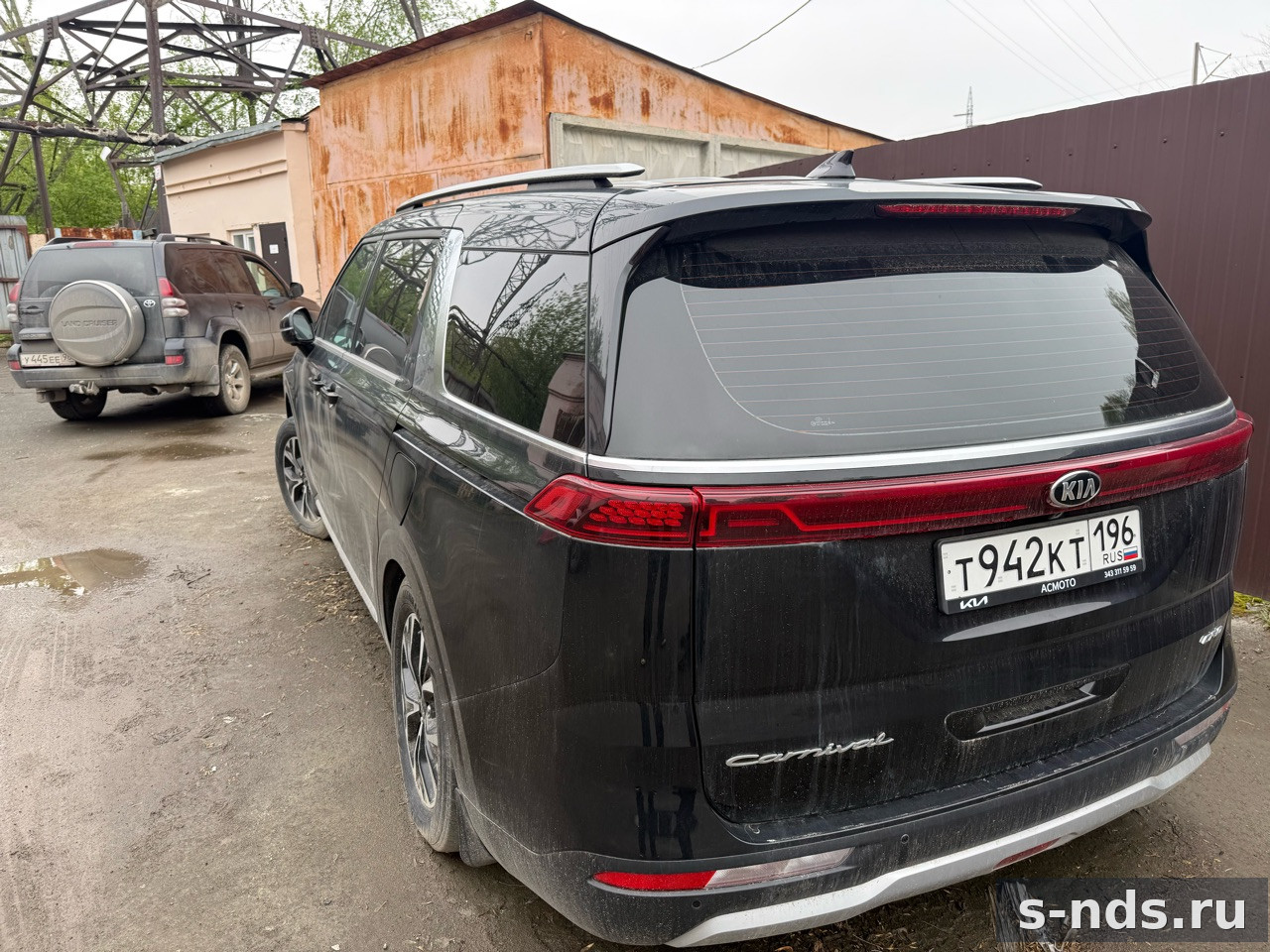 KIA Carnival Premium+ 2.2 CRDI 8AT