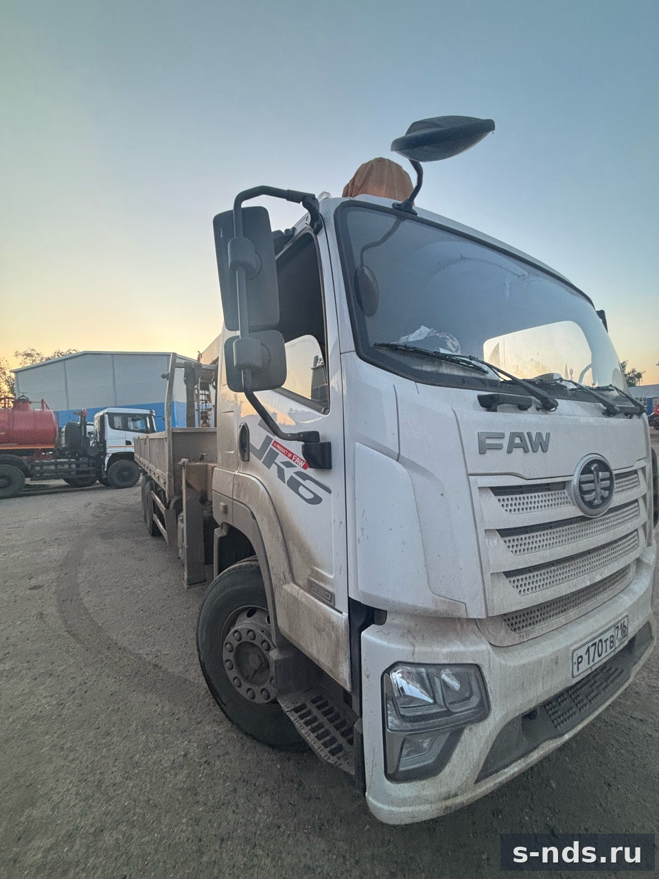Бортовой грузовик FAW JK6 с КМУ XCMG, 2024