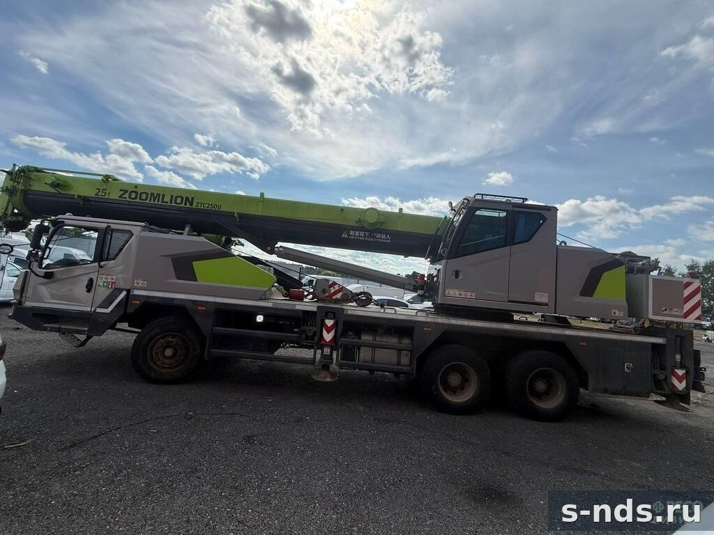 Автокран 25т. на шасси 6x4 ZOOMLION ZTC250V 2023г.