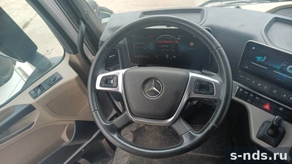 MERCEDES-BENZ