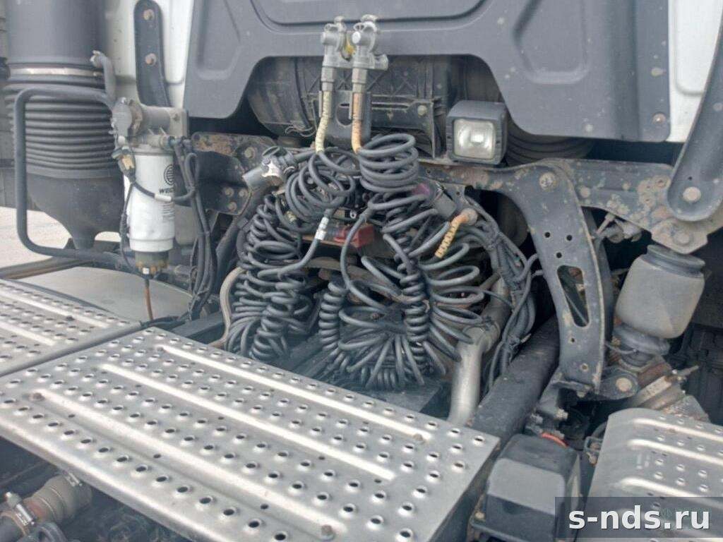 Тягач 4x2 SHACMAN  SX4188YY381 с ADR 2024г.