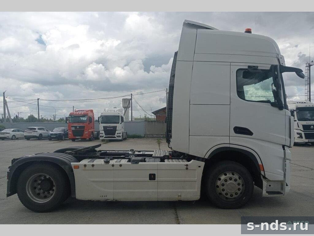 Тягач 4x2 SHACMAN  SX4188YY381 с ADR 2024г.