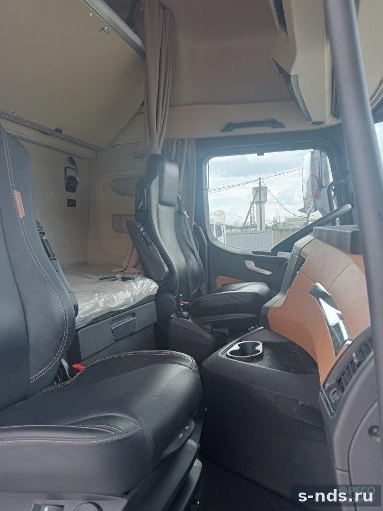 Тягач 4x2 SHACMAN  SX4188YY381 с ADR 2024г.