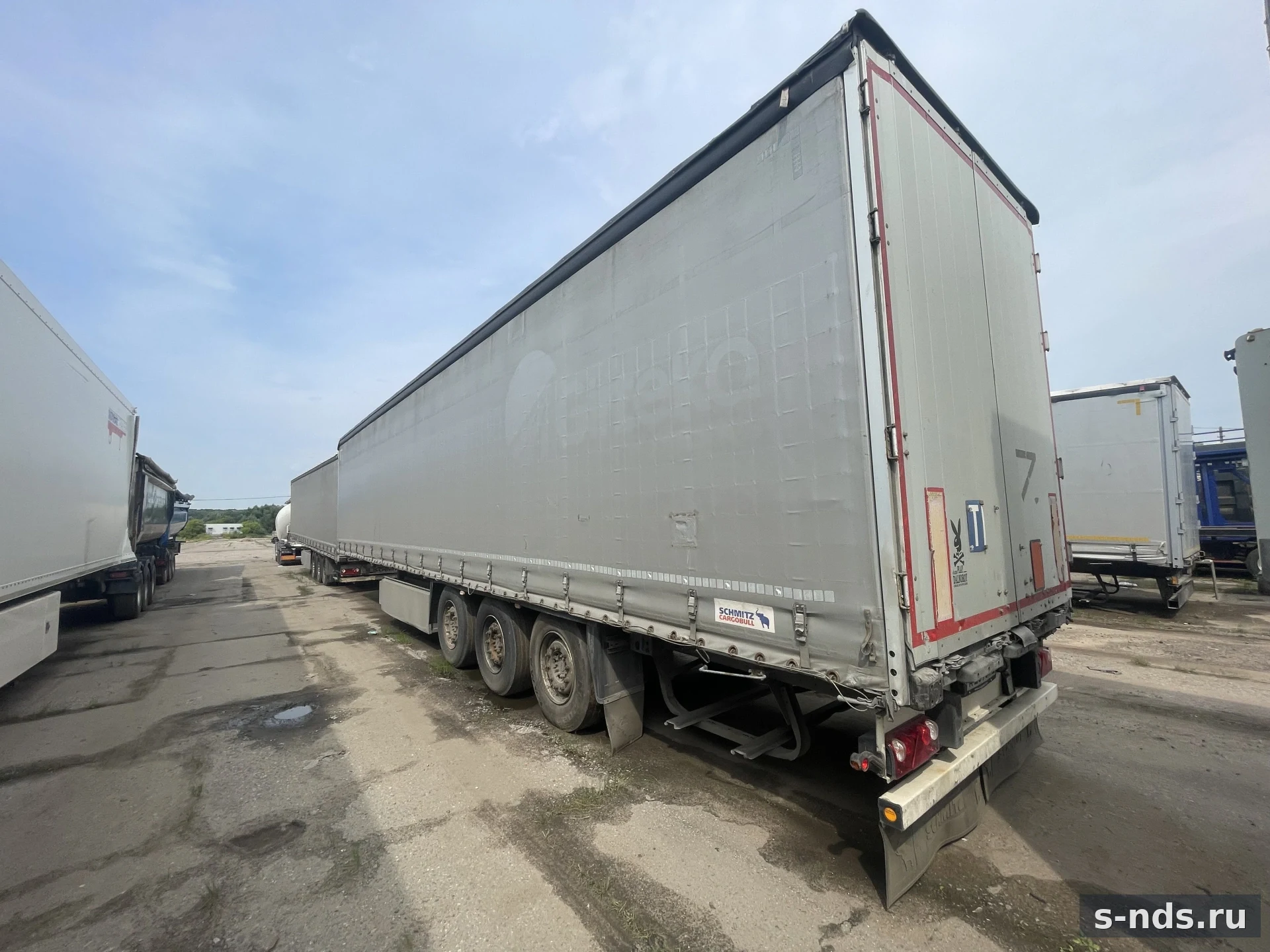 SCHMITZ CARGOBULL
