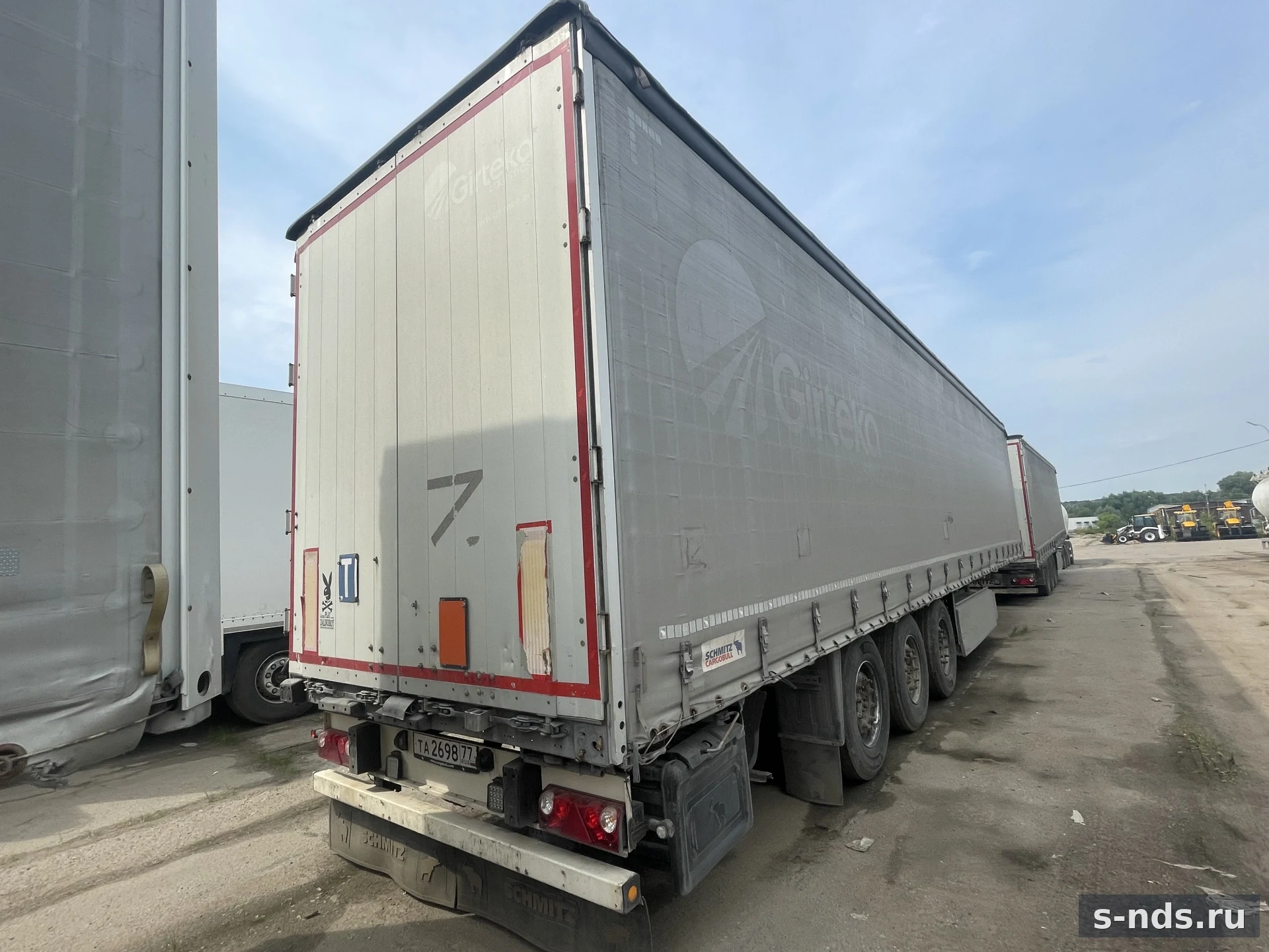 SCHMITZ CARGOBULL