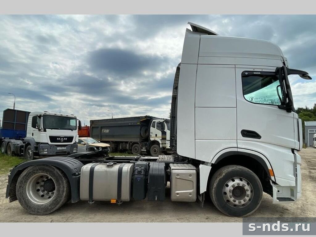 Тягач 4х2 SHACMAN  SX4188YY381 2023г.