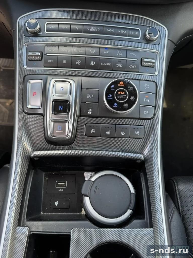 HYUNDAI Santa Fe 2022г.