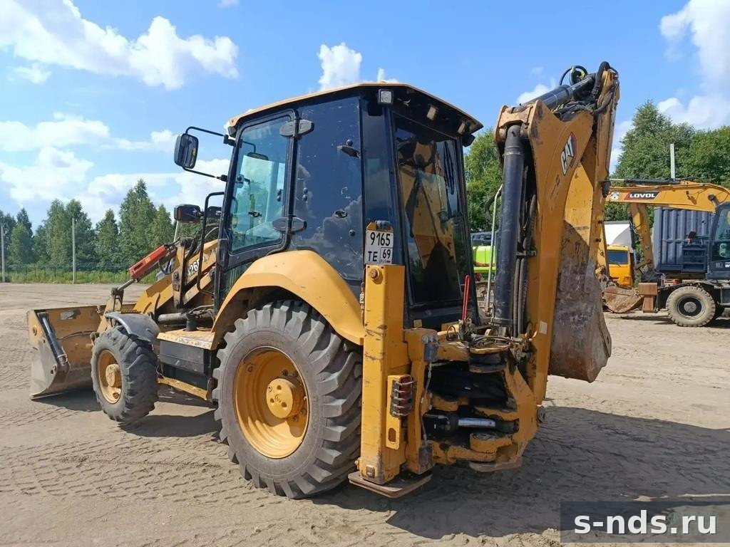 Экскаватор-погрузчик CATERPILLAR 426F2 2021г.