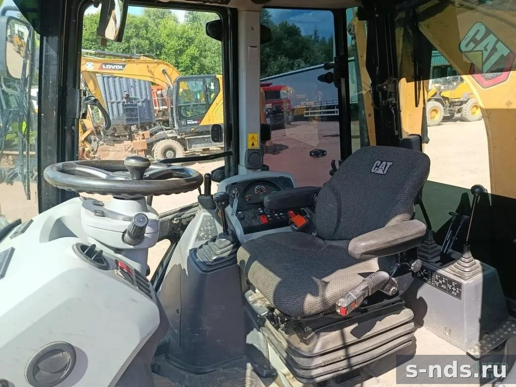 Экскаватор-погрузчик CATERPILLAR 426F2 2021г.