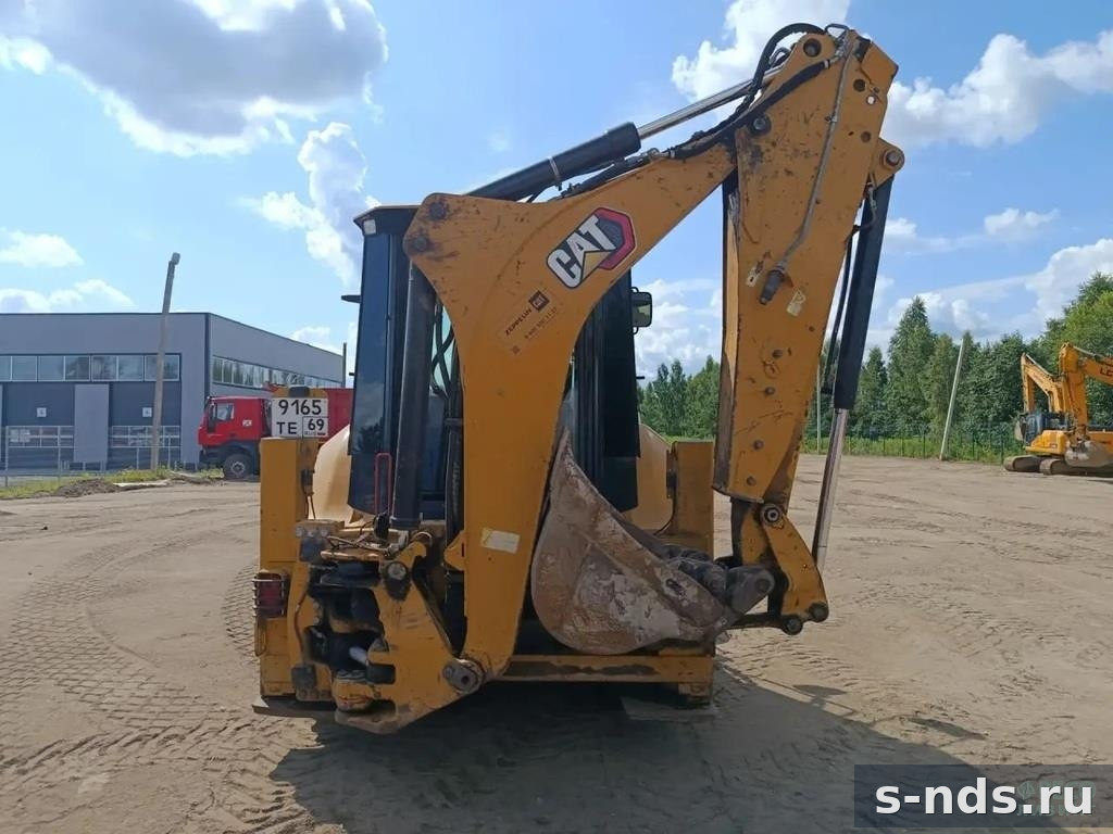 Экскаватор-погрузчик CATERPILLAR 426F2 2021г.