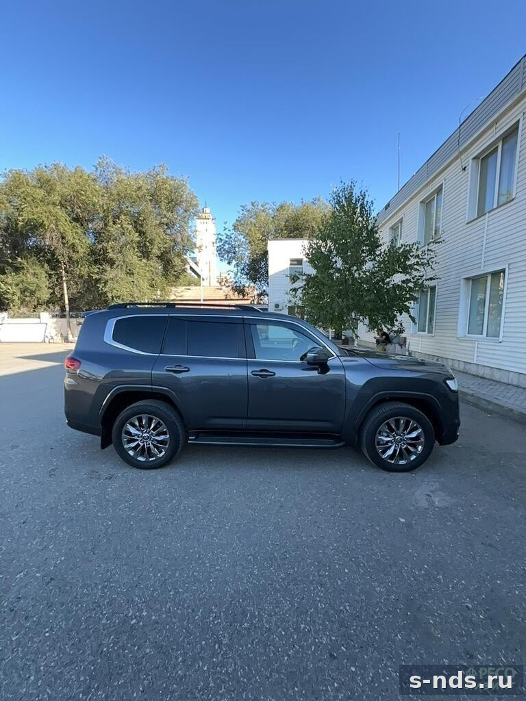 TOYOTA LAND CRUISER 300 2024г.