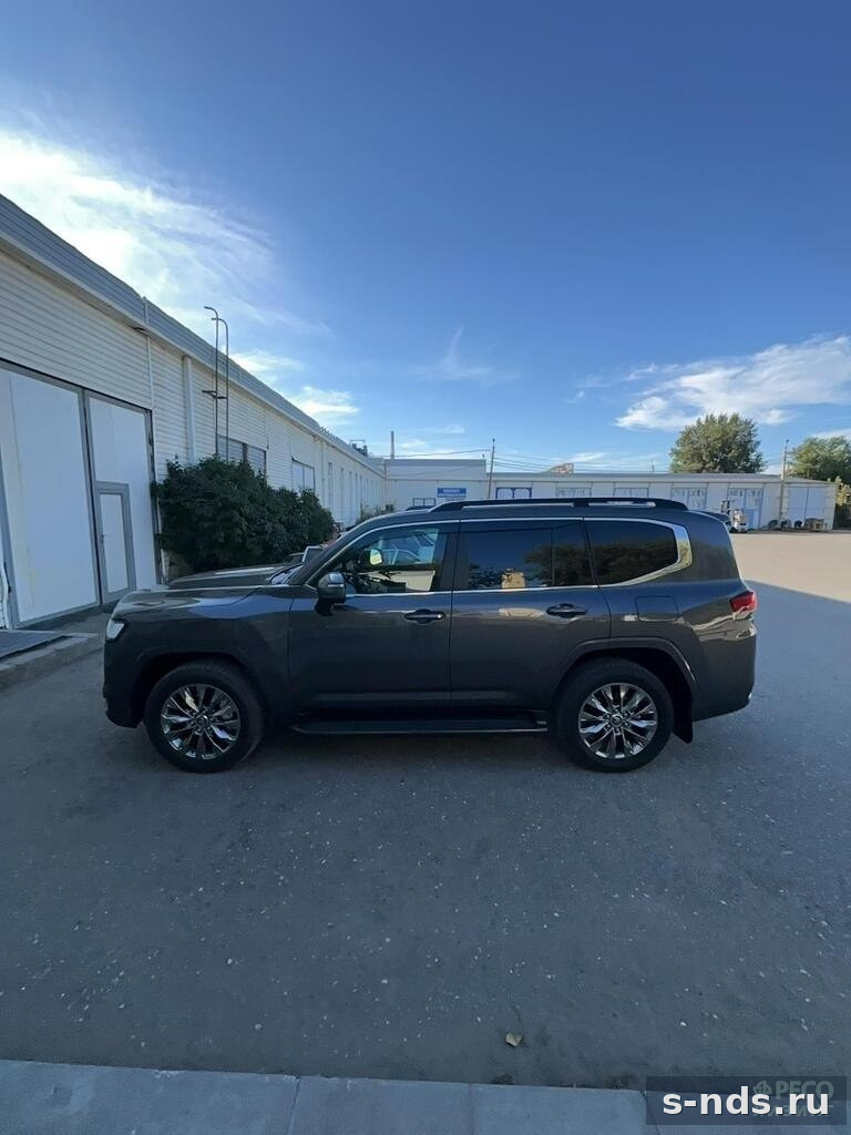 TOYOTA LAND CRUISER 300 2024г.