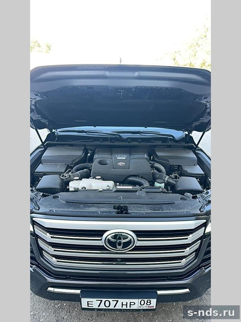 TOYOTA LAND CRUISER 300 2024г.