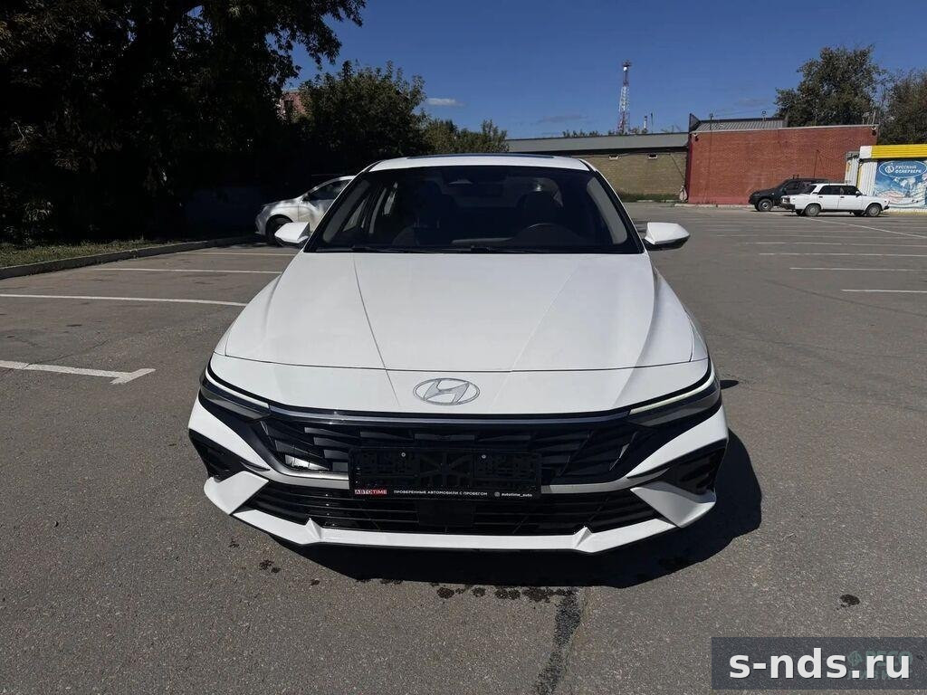 HYUNDAI Elantra 2023г.