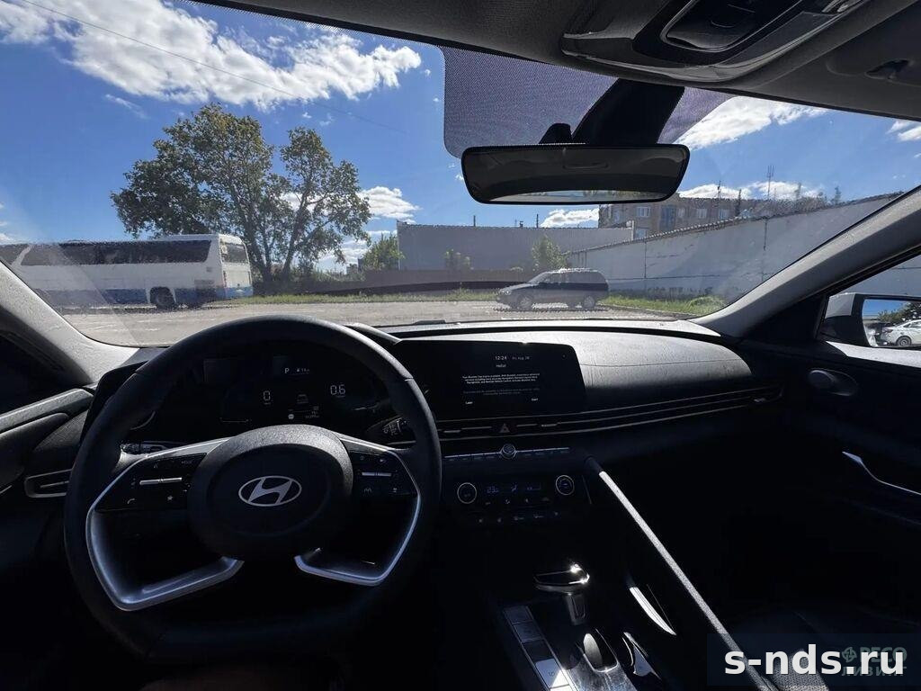 HYUNDAI Elantra 2023г.