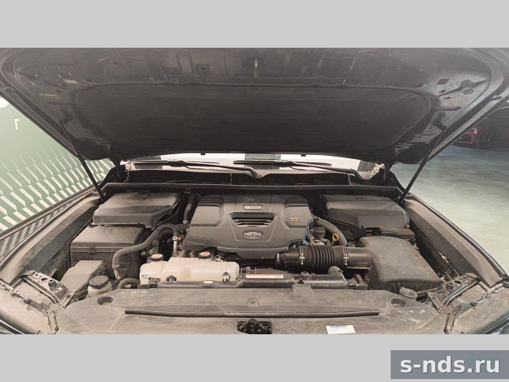 TOYOTA LAND CRUISER 300 2021г.