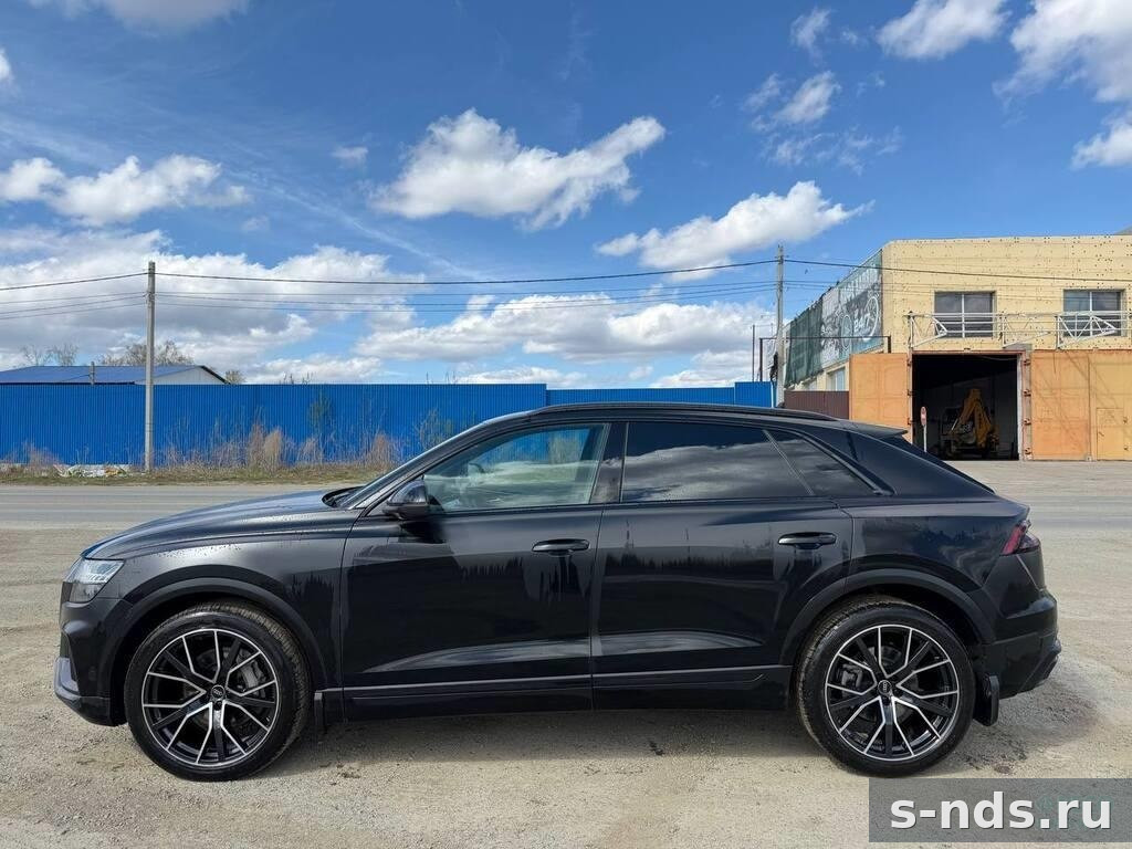 AUDI Q8  45 TDI tiptronic quattro Sport 2022г.