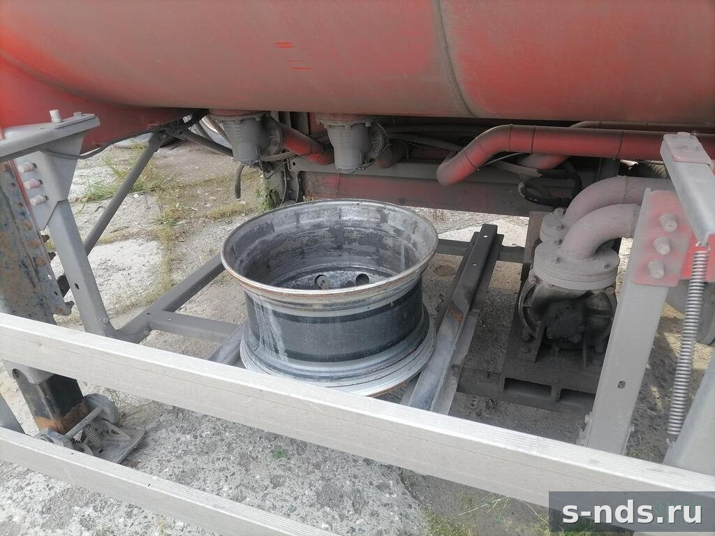 Полуприцеп- цистерна 35м3 бензовоз BONUM 914210