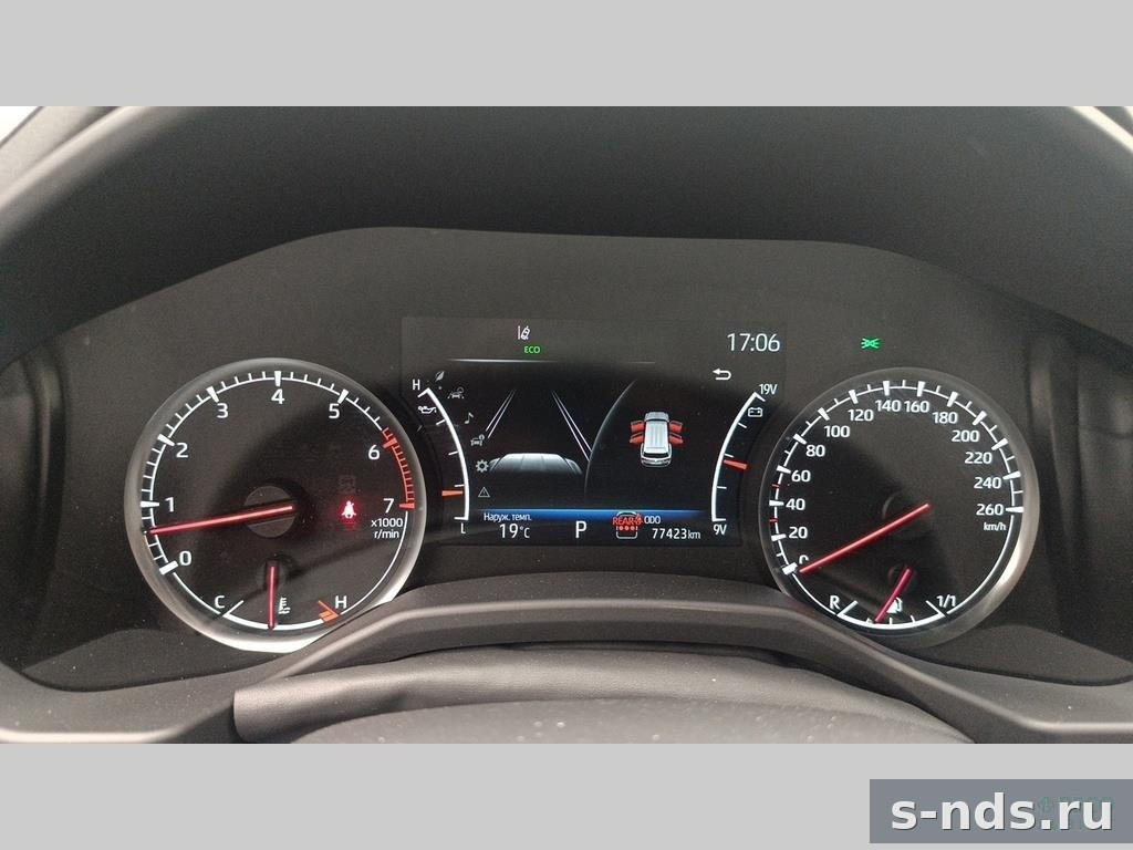 TOYOTA LAND CRUISER 300 2022г.