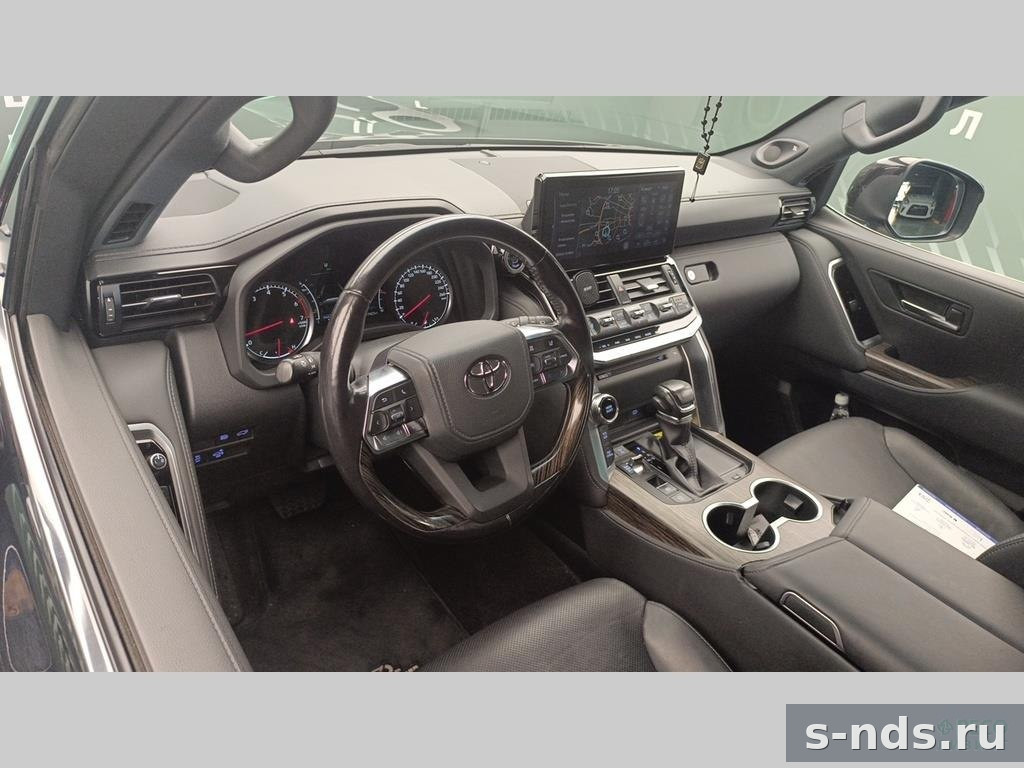 TOYOTA LAND CRUISER 300 2022г.
