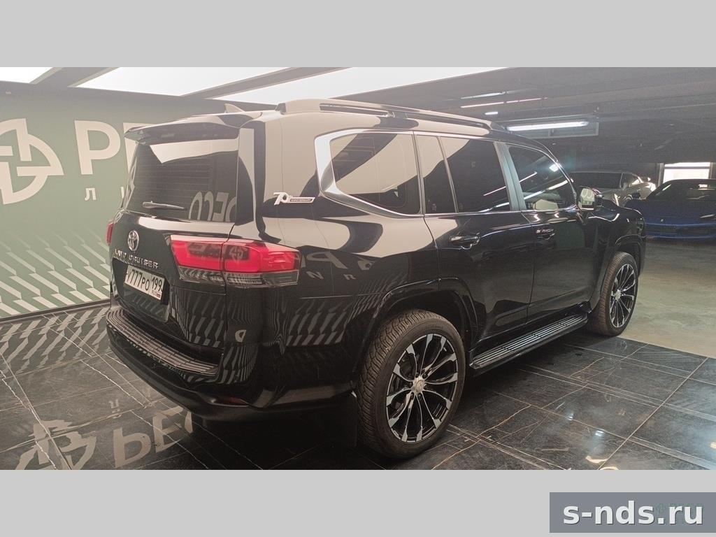 TOYOTA LAND CRUISER 300 2022г.