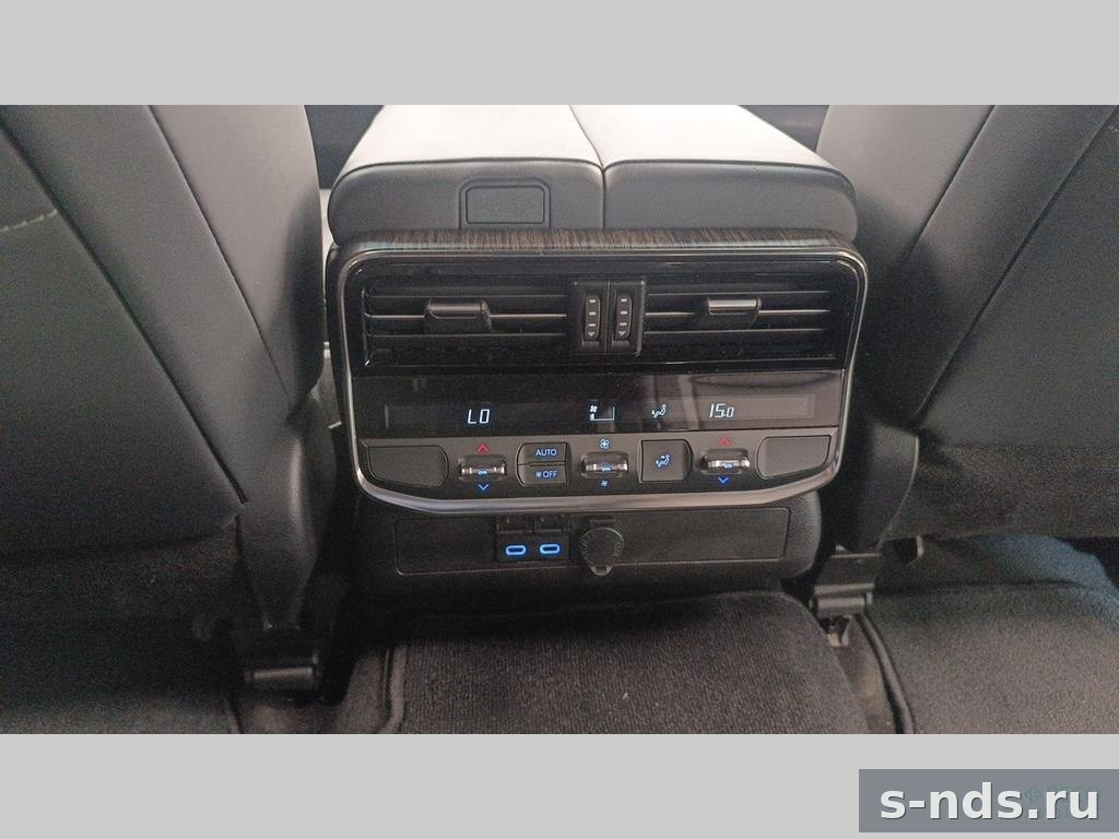 TOYOTA LAND CRUISER 300 2022г.