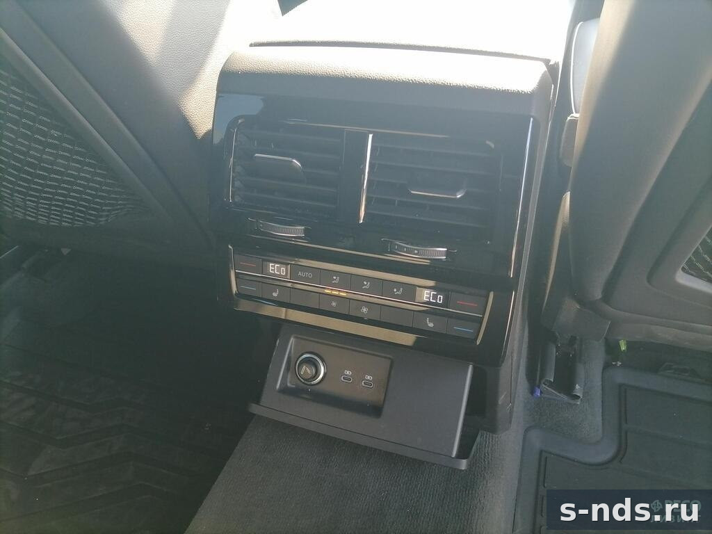 VOLKSWAGEN Touareg 2021г.