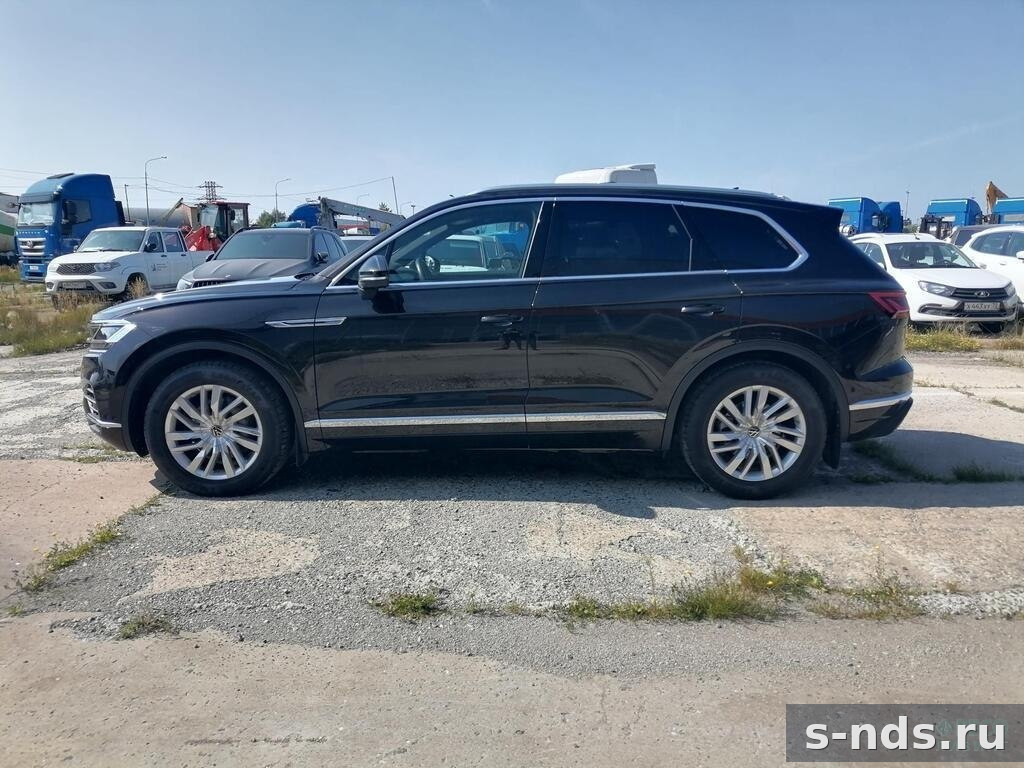 VOLKSWAGEN Touareg 2021г.