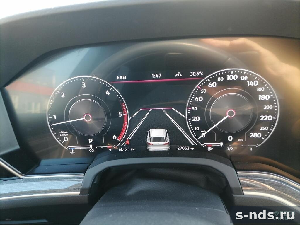 VOLKSWAGEN Touareg 2021г.