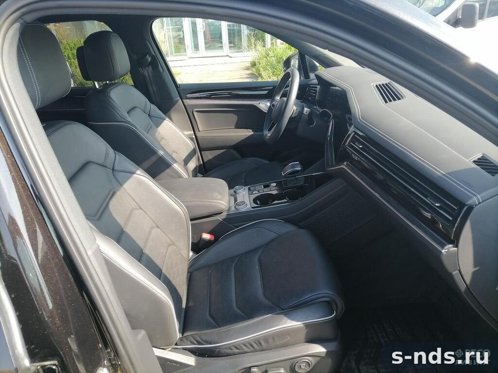 VOLKSWAGEN Touareg 2021г.