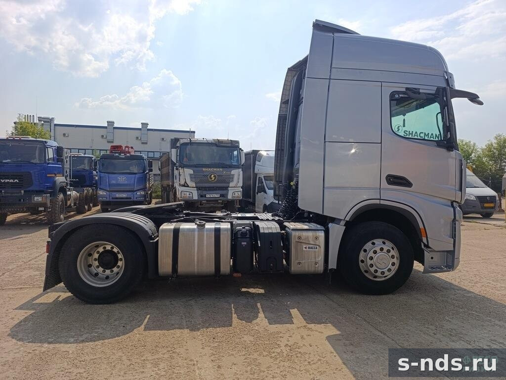 Тягач 4х2 SHACMAN SX4188YY381 2022г.