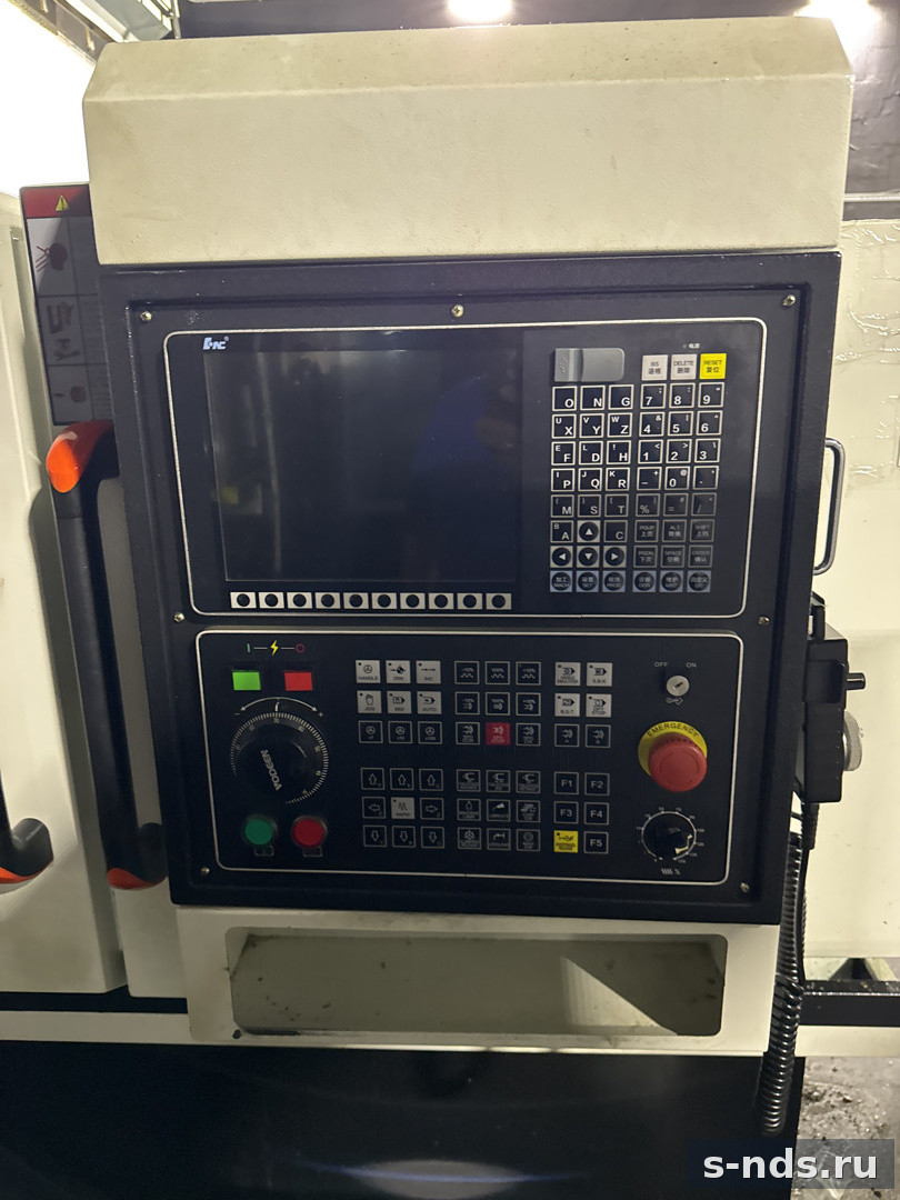 Токарный станок на горизонтальной станине IRONMAC модели IT-560