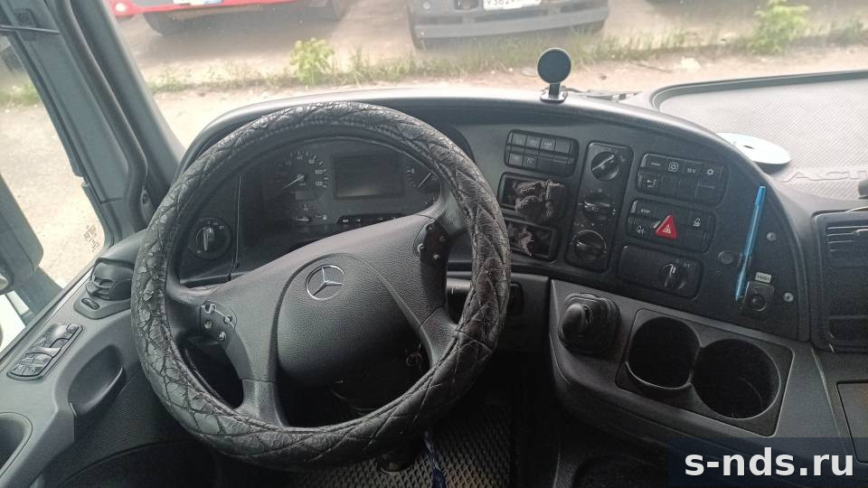 MERCEDES-BENZ