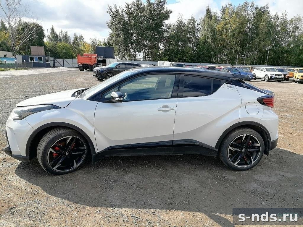 TOYOTA C-HR GR SPORT 2.0 HYBRID